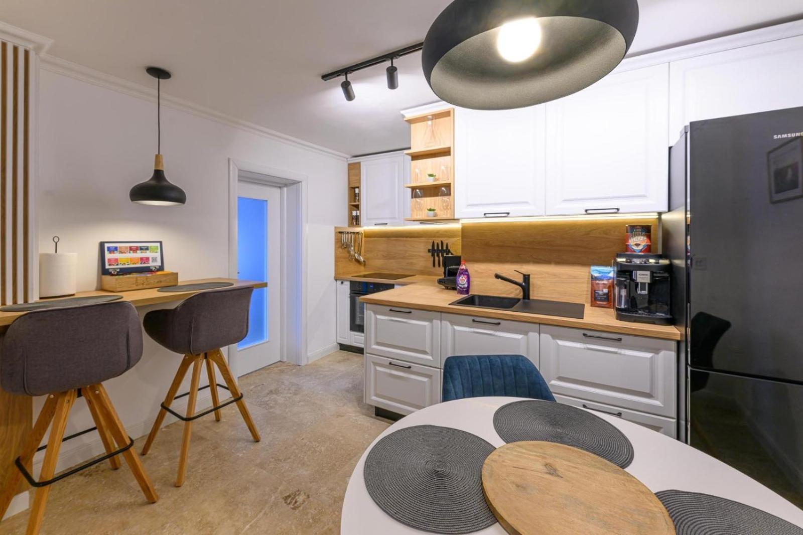 Five Stars Apartment Тимишоара Экстерьер фото