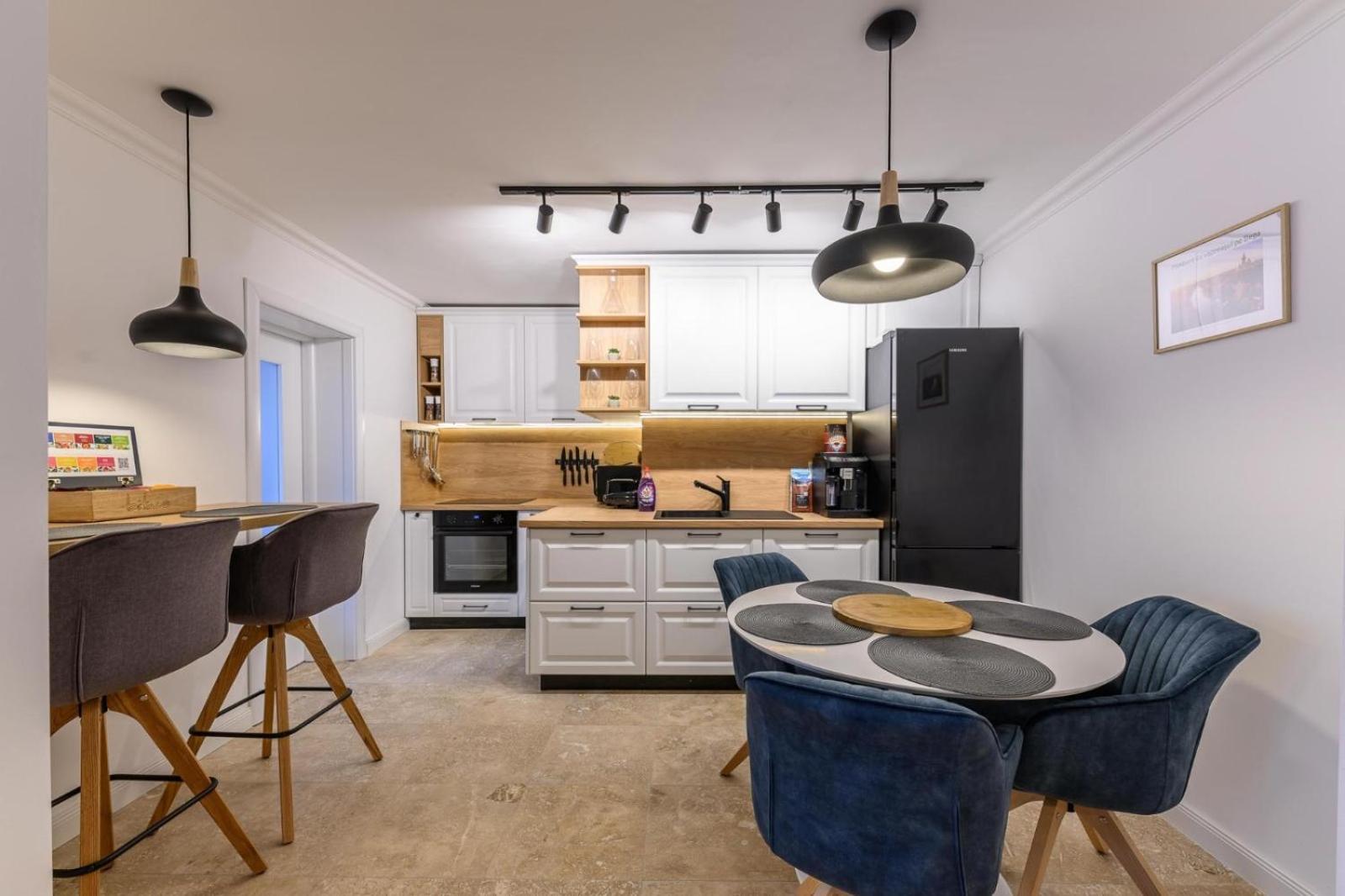 Five Stars Apartment Тимишоара Экстерьер фото
